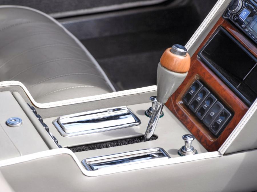 Детали интерьера Aston Martin Lagonda Shooting Brake 1987 года  (фото 7 из 23)